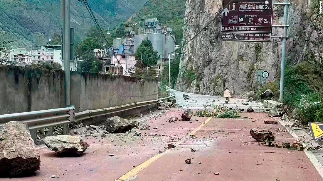 Terremoto na China: número de mortos sobe para 65 na província de Sichuan com tremores secundários

