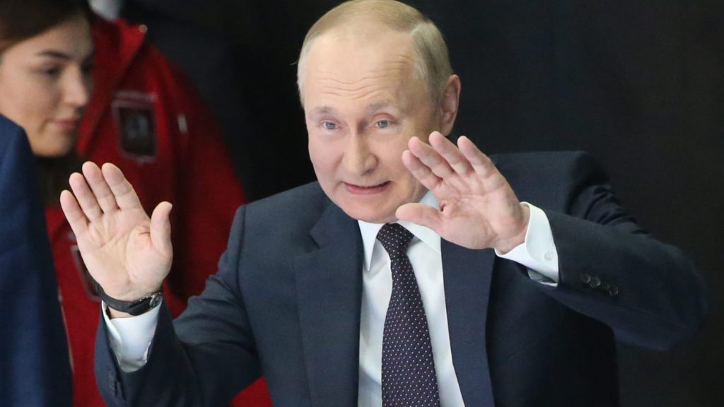 Autoridades de Moscou pedem que Vladimir Putin renuncie ao poder