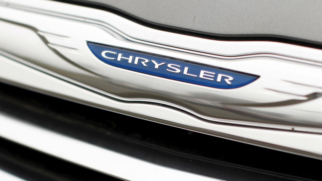 Chrysler revela um novo modelo de desempenho esta noite: assista ao vivo

