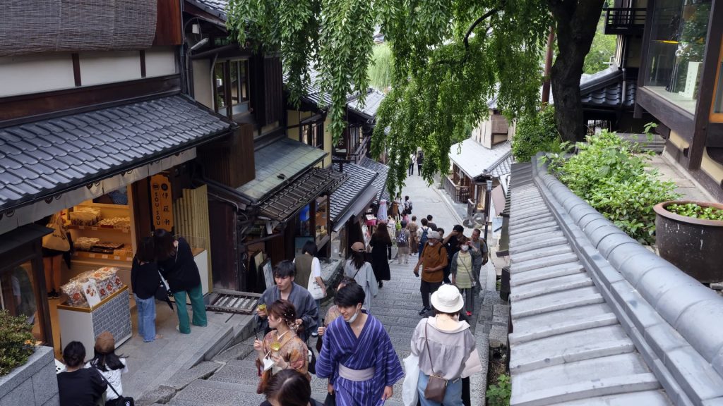Estoques de viagens no Japão sobem após relatório sobre afrouxamento das regras