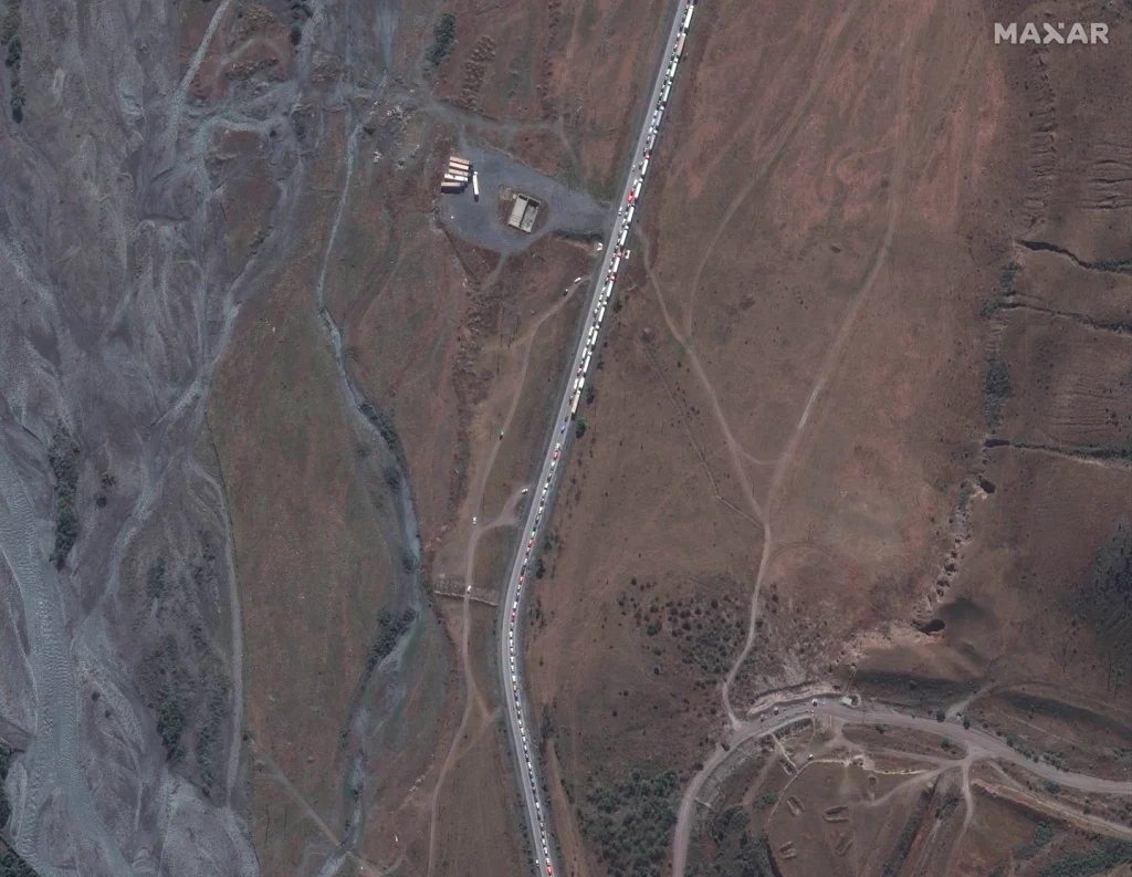 Imagens de satélite mostram que a mobilização russa acende uma linha na fronteira com a Geórgia