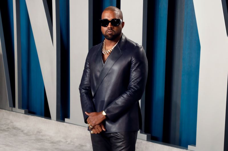 Kanye West diz que encerrou parceria com a Gap