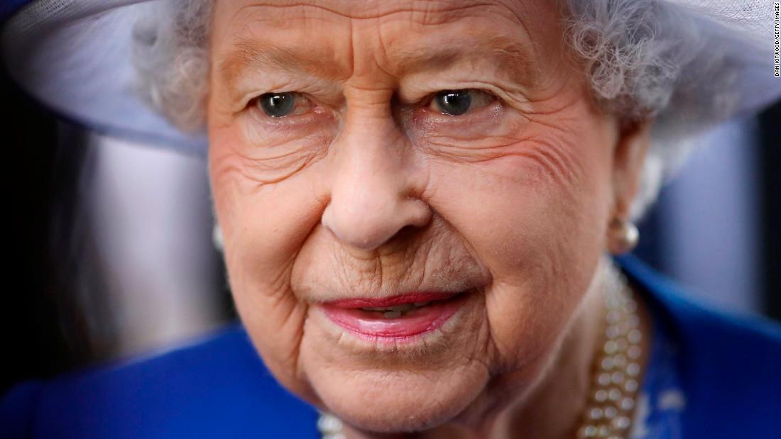 Rainha Elizabeth II morre aos 96 anos

