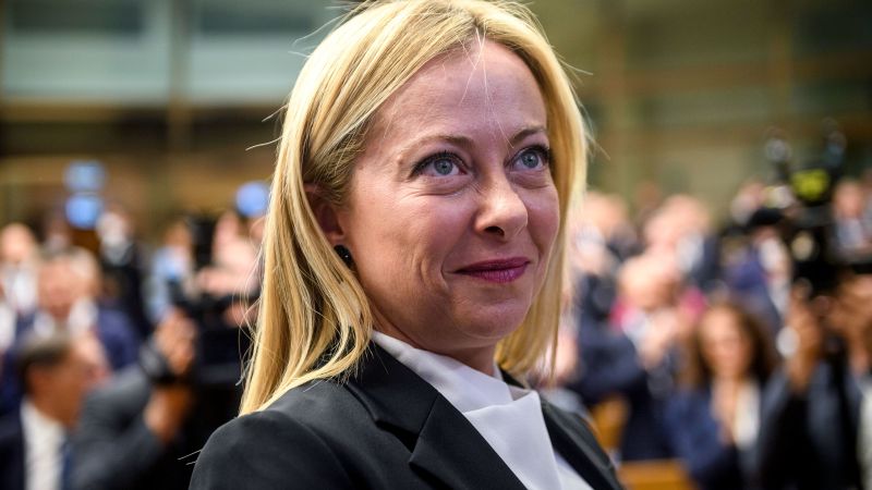 A líder de extrema-direita Giorgia Meloni é nomeada a primeira mulher primeira-ministra da Itália