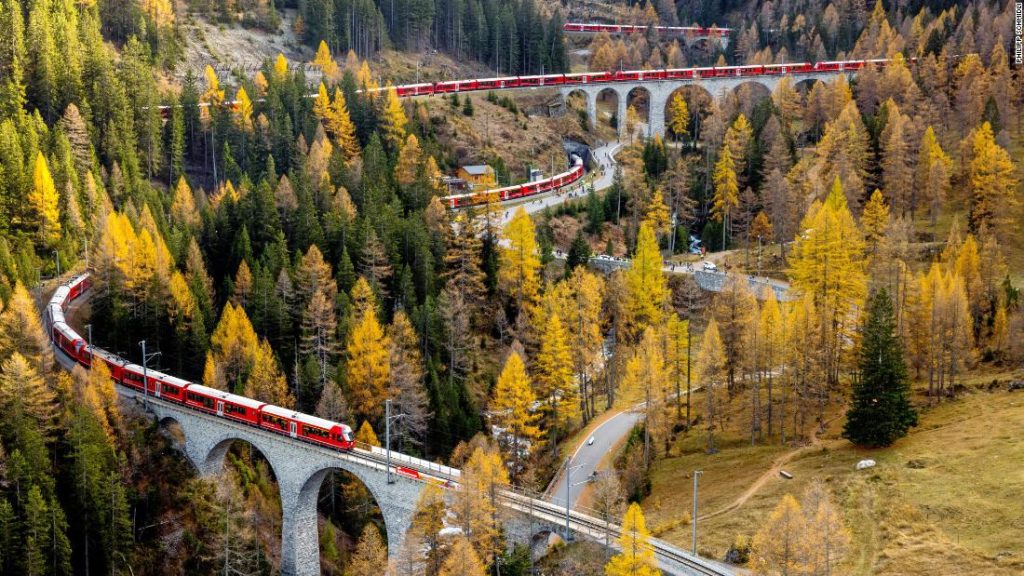 Por que a Suíça construiu um trem de 2 quilômetros