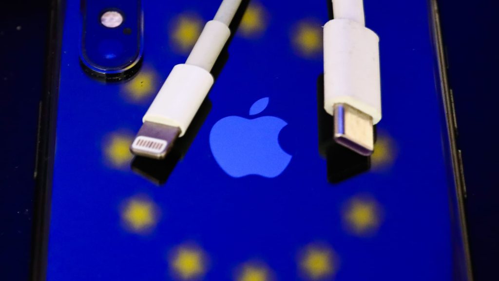Apple confirma que iPhone recebe carregamento USB-C para cumprir a lei da UE
