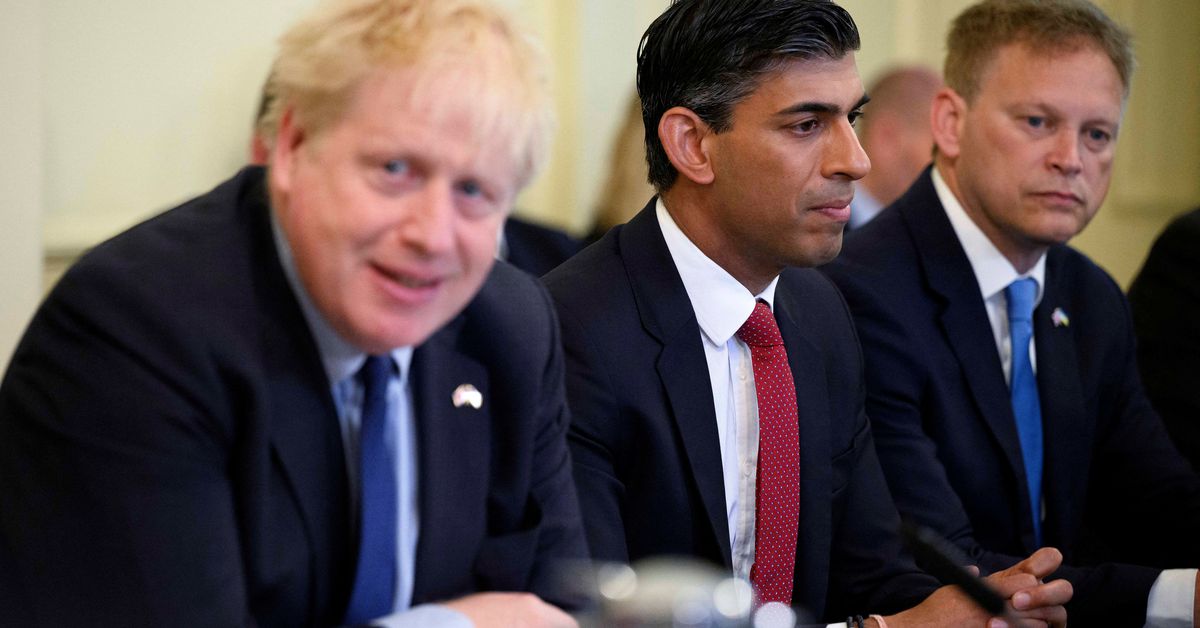 Boris Johnson luta para ganhar apoio à oferta de retorno do primeiro-ministro britânico, Sunak entra na corrida

