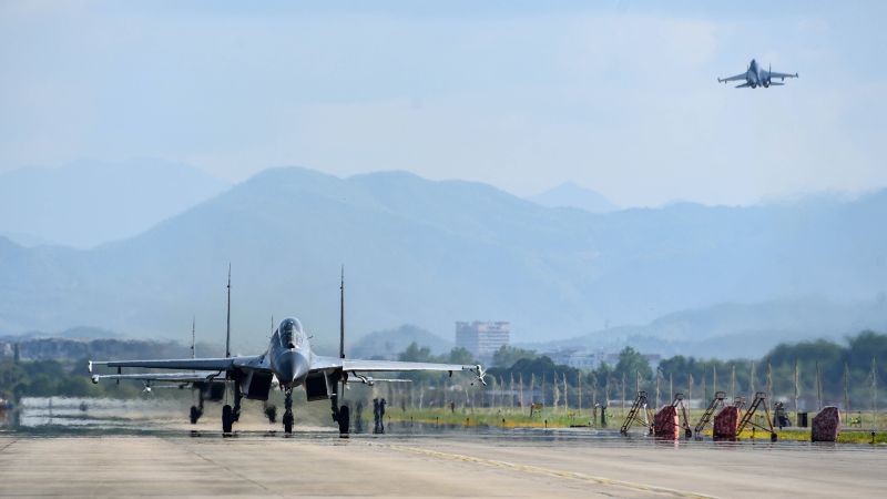 Reino Unido adverte China contra recrutar pilotos britânicos para treinar seu exército