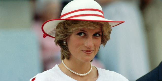 O nome completo da princesa Diana era Diana Frances Spencer.  Ela morreu em 31 de agosto de 1997, após um acidente de carro em Paris.