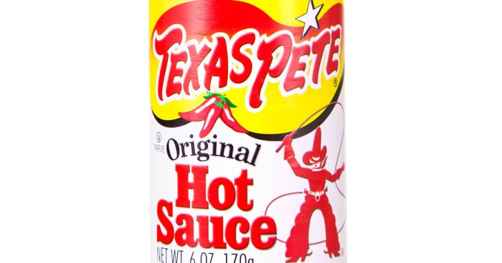 Uma ação foi movida contra os fabricantes do molho picante do Texas Pete por um produto popular da Carolina do Norte