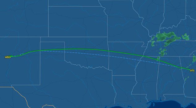 A trajetória do voo mostra que o avião decolou de Atlanta e pousou em Albuquerque