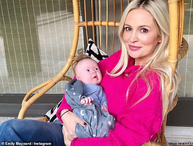 Meu bebê: A ex-solteira Emily Maynard Johnson anunciou esta semana que deu à luz um filho, Jones, que tem síndrome de Down.