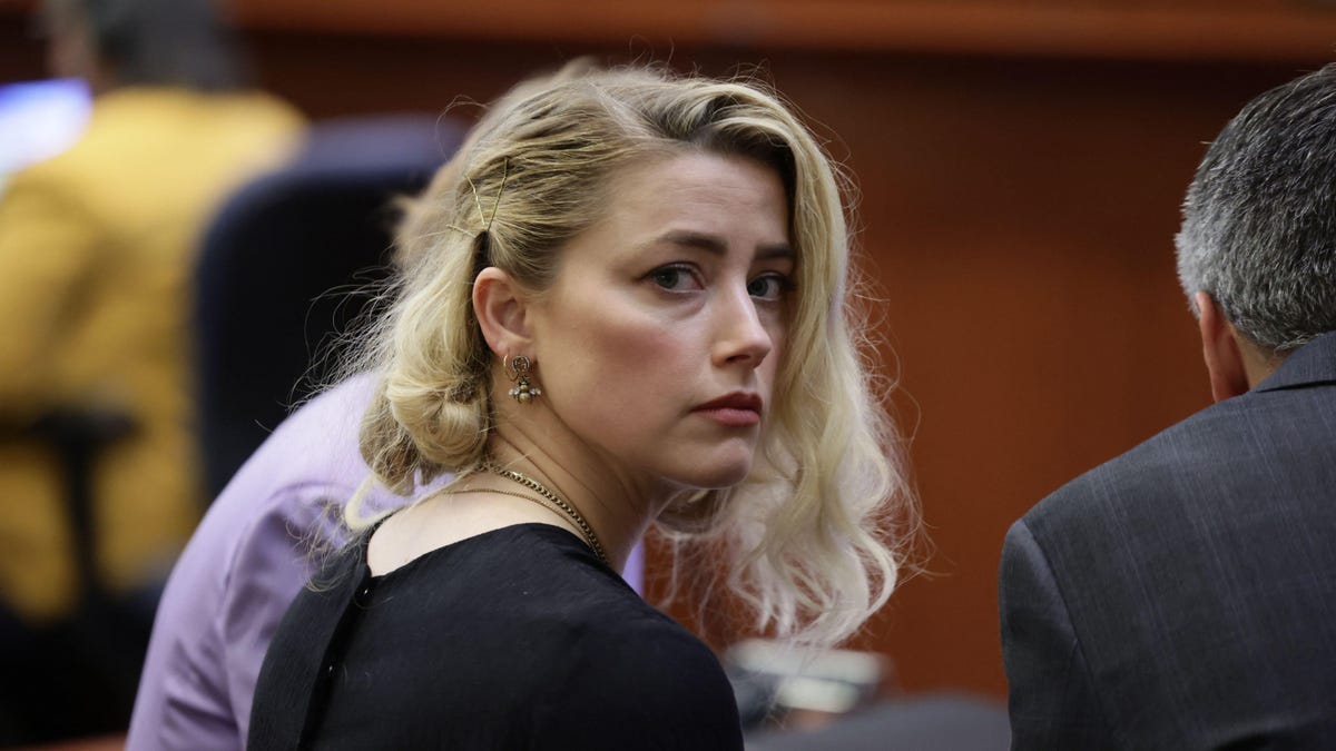 Amber Heard está desativando sua conta no Twitter e, francamente, quem pode culpá-la

