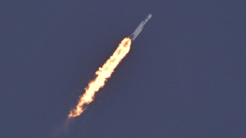 Lançamento do Falcon Heavy, o foguete mais poderoso do mundo da SpaceX