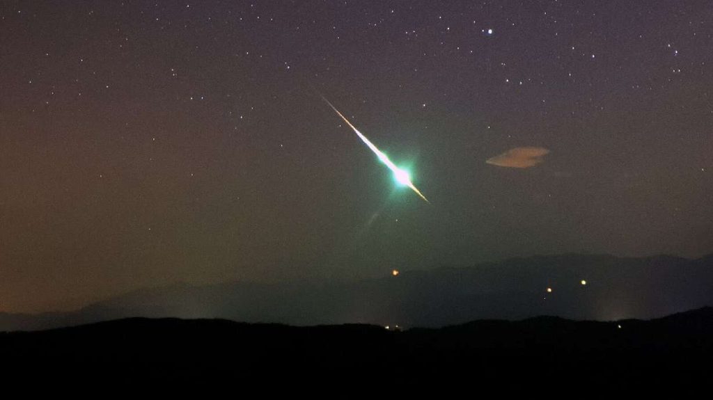 A bright fireball is seen above Brkini, Slovenia, on Nov. 12, 2015, during a Taurid swarm. This month, another swarm is upon us, with fireballs that can be seen in the sky throughout November.