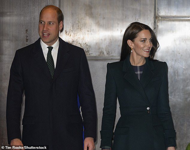 O príncipe e a princesa acabaram de chegar a Boston depois que a madrinha de William foi acusada de fazer comentários racistas em um evento organizado pela rainha Camilla, que acusou comportamento racista.