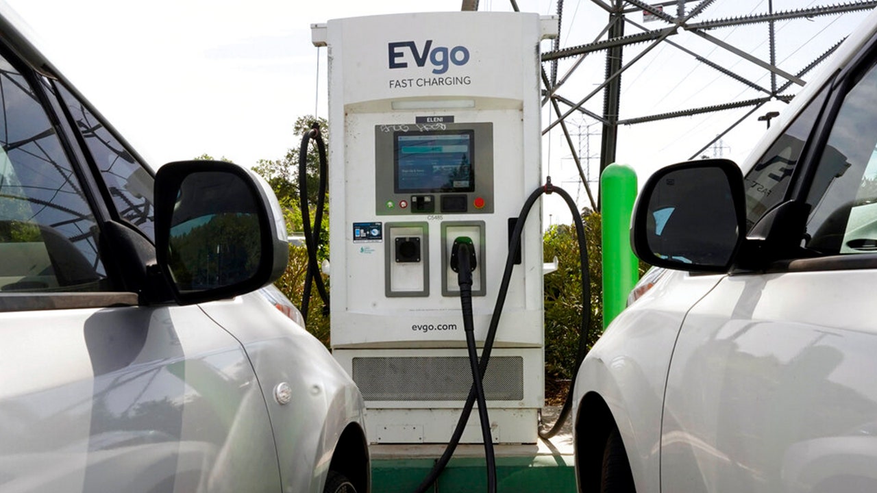 Relatórios: Suíça pode proibir o uso de carros elétricos durante a crise de energia

