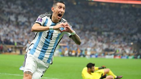 Di María comemora após marcar o segundo gol da Argentina contra a França na final da Copa do Mundo.
