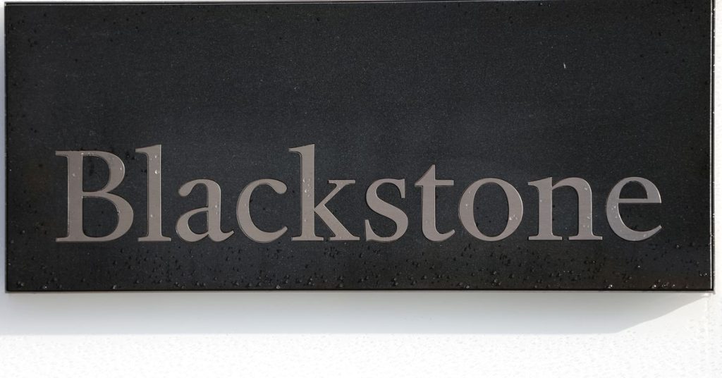 O Blackstone REIT de $ 69 bilhões está retendo resgates em um golpe para o império imobiliário