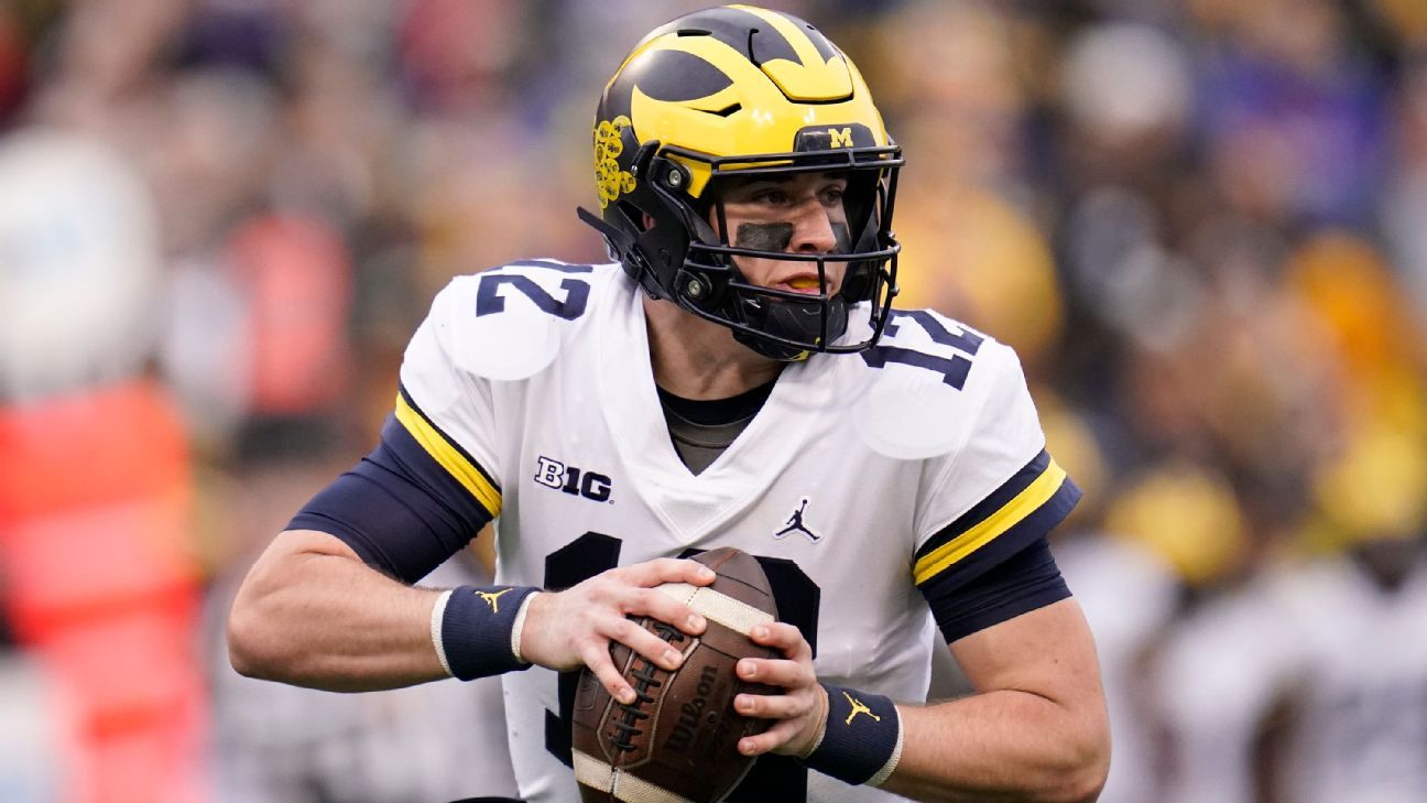 O ex-Michigan QB Cade McNamara se transfere para Iowa

