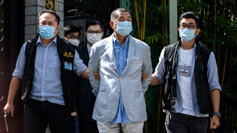 O magnata da mídia pró-democracia de Hong Kong, Jimmy Lai, foi condenado a 69 meses de prisão