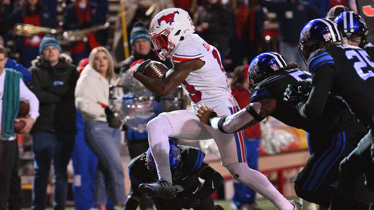  Programação de jogos do Bowl de 2022, pontuações do playoff universitário, atualizações ao vivo hoje: BYU vs.  SMU no New Mexico Bowl

