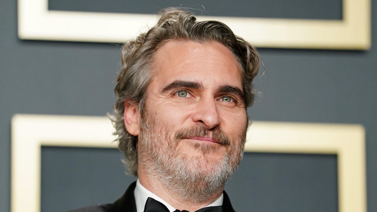 Todd Phillips compartilha a primeira foto de Joaquin Phoenix em Joker: Folie à Deux

