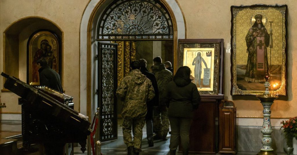 Ucrânia impõe sanções ao alto clero da igreja pró-Moscou